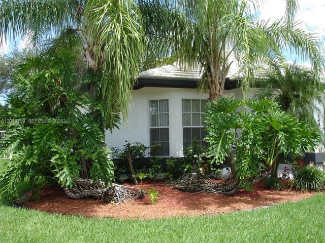 2444 Stonegate Dr, Wellington FL 33414 - Wellington, FL - Photo 2