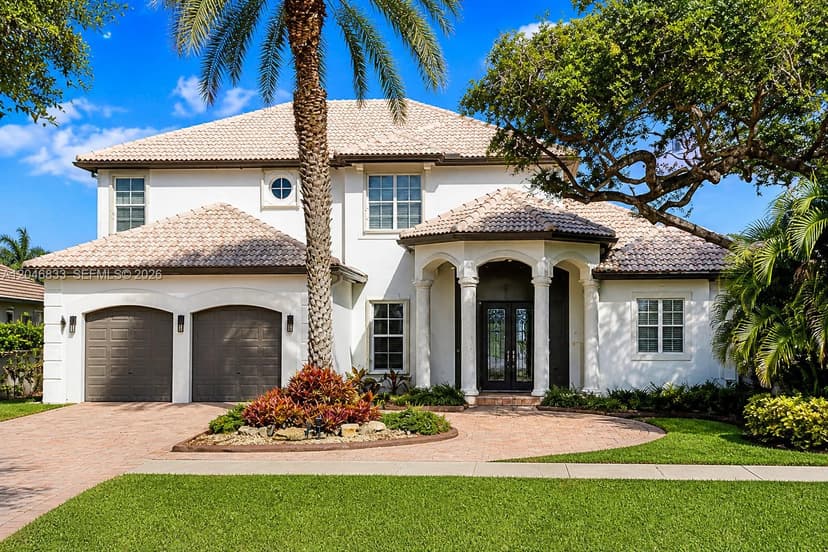 3683 W Lakes Estates Dr, Davie FL 33328
