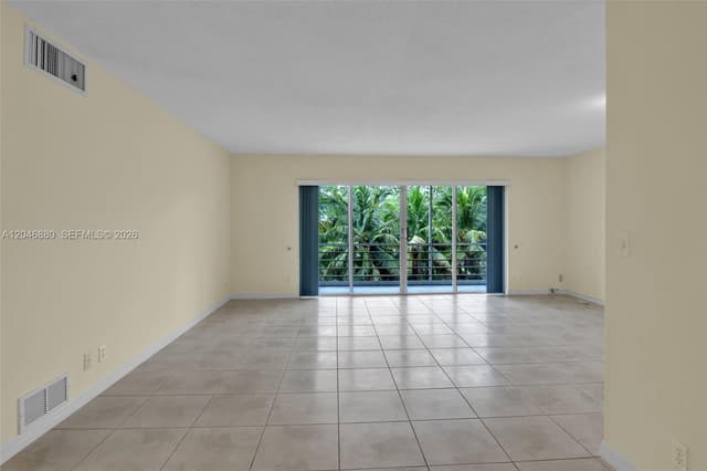 1000 NE 14th Ave # 503, Hallandale Beach FL 33009 - Hallandale Beach, FL - Photo 2