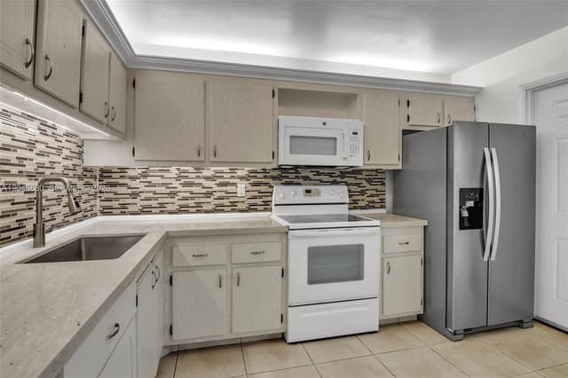 1000 NE 14th Ave # 503, Hallandale Beach FL 33009 - Hallandale Beach, FL - Photo 3