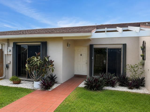 1013 NW 53rd Street, Deerfield Beach FL 33064 - Deerfield Beach, FL - Photo 2