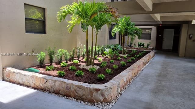 461 Ives Dairy Rd # 2, Miami FL 33179 - Miami, FL - Photo 2