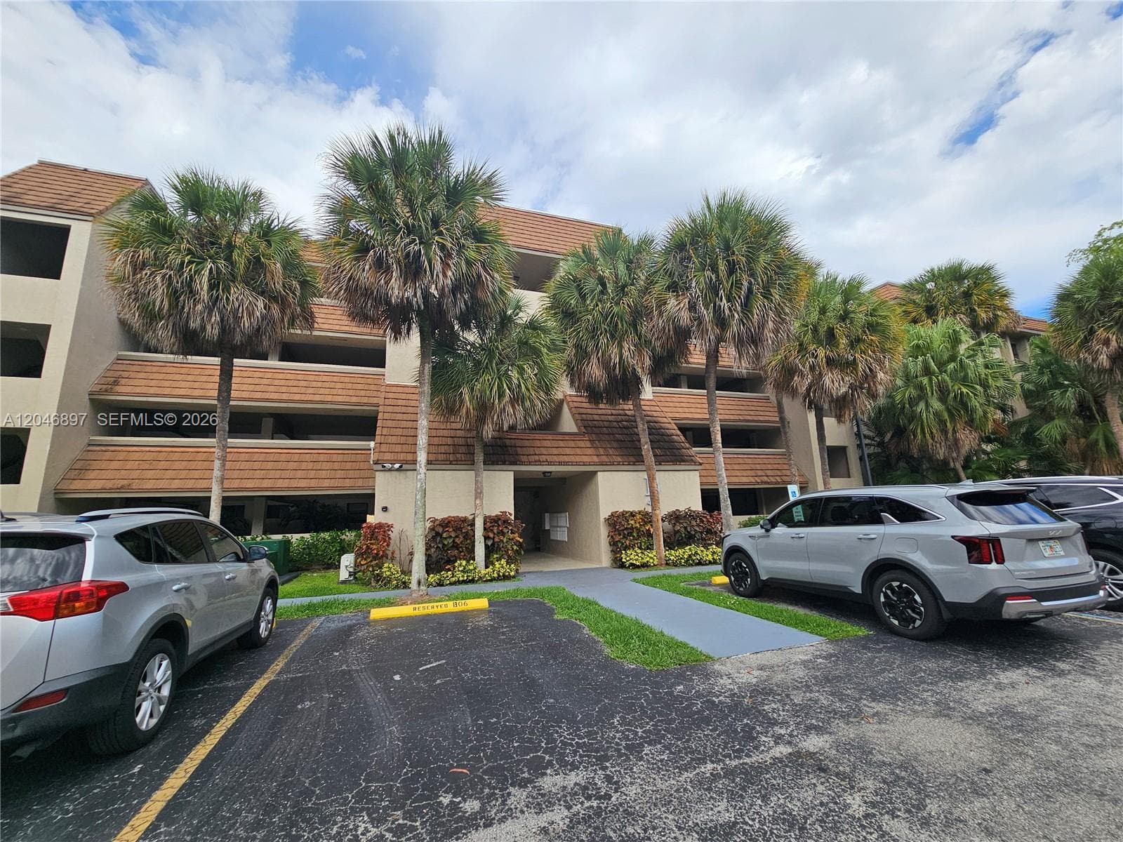461 Ives Dairy Rd # 2, Miami FL 33179 - Miami, FL - Photo 1