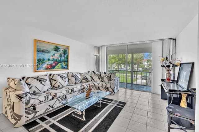 671 S Hollybrook Dr # 209, Pembroke Pines FL 33025 - Pembroke Pines, FL - Photo 2