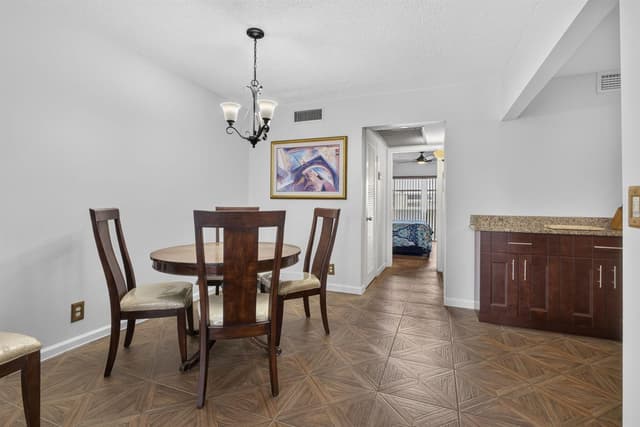 307 Wellington C, West Palm Beach FL 33417 - West Palm Beach, FL - Photo 6