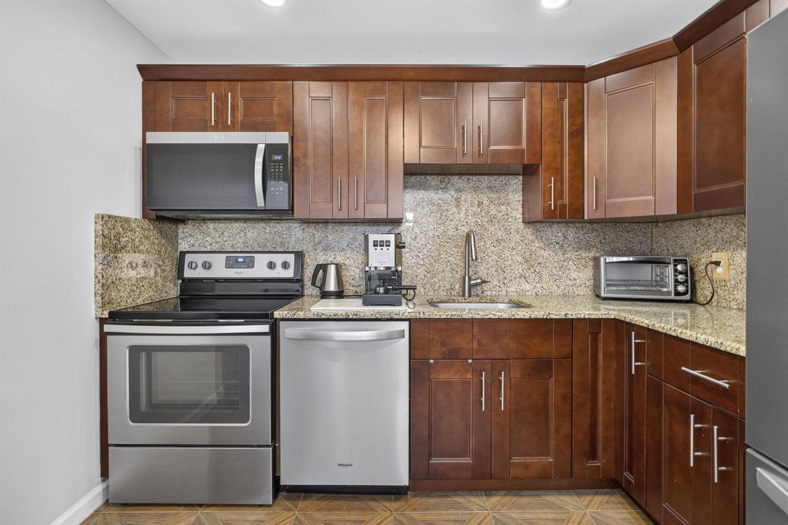 307 Wellington C, West Palm Beach FL 33417 - West Palm Beach, FL - Photo 1