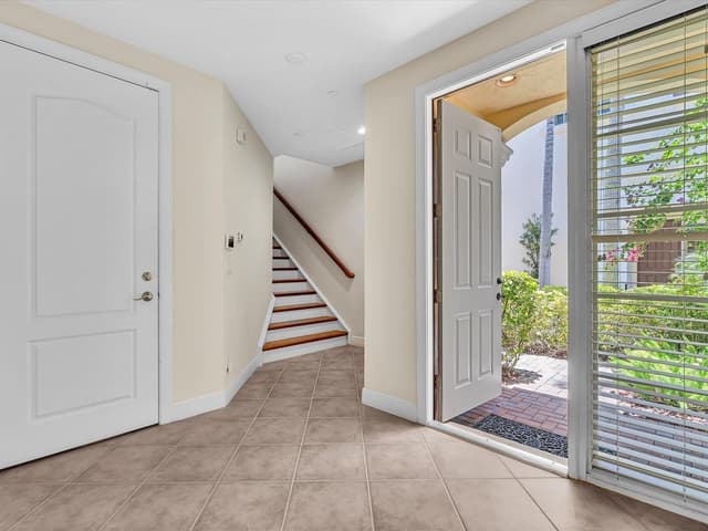 5575 NE Trieste Way, Boca Raton FL 33487 - Boca Raton, FL - Photo 3