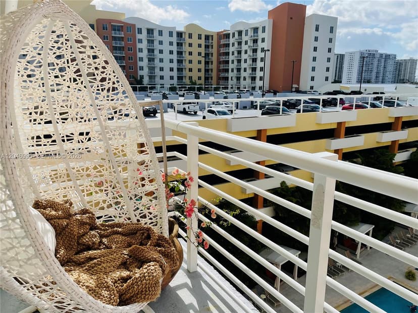 2775 NE 187 St # 628, Aventura FL 33180