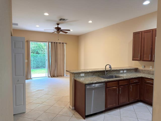10172 White Water Lily Way, Boynton Beach FL 33437 - Boynton Beach, FL - Photo 6