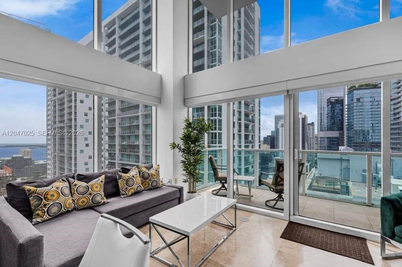 41 SE 5th St # 1702, Miami FL 33131
