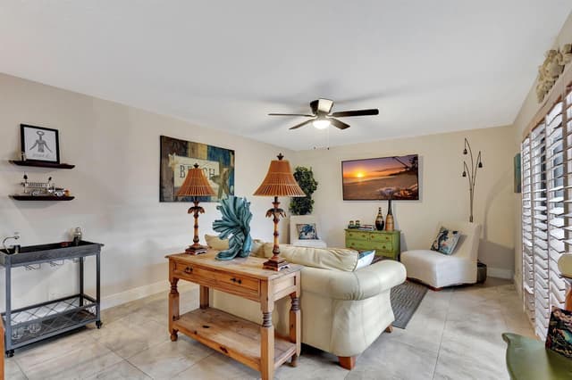 99 Lake Arbor Drive, Palm Springs FL 33461 - Palm Springs, FL - Photo 7