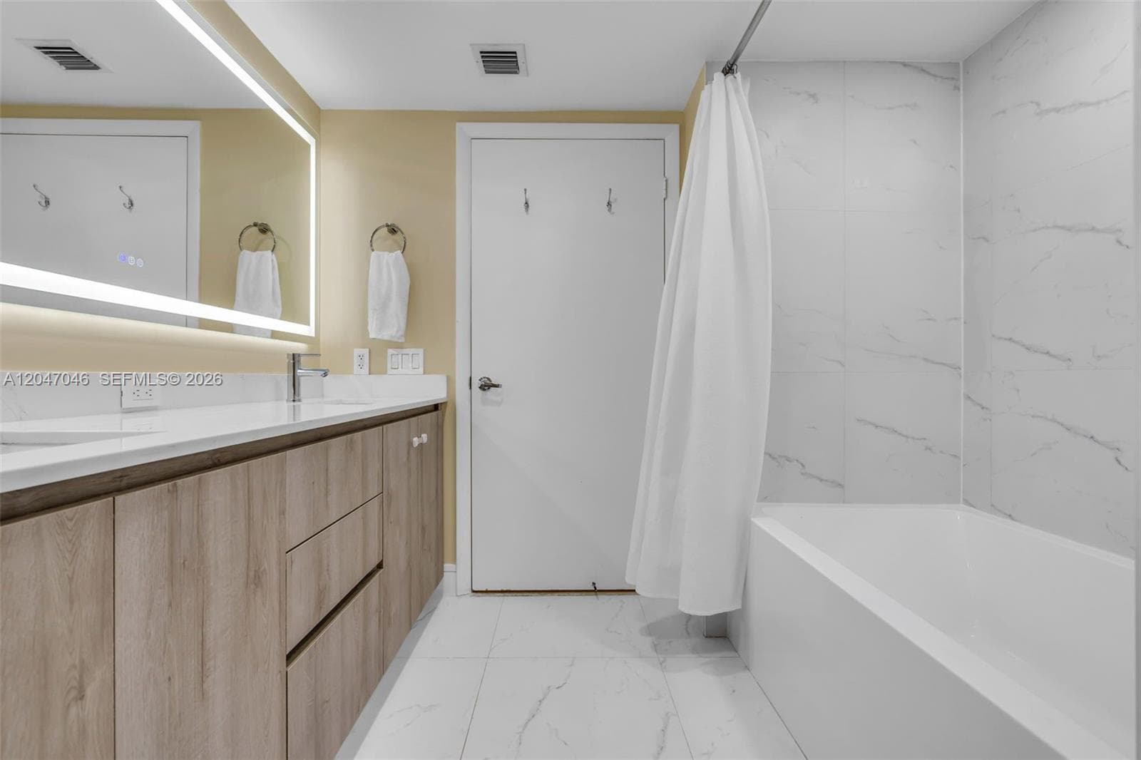 41 SE 5th St # 908, Miami FL 33131