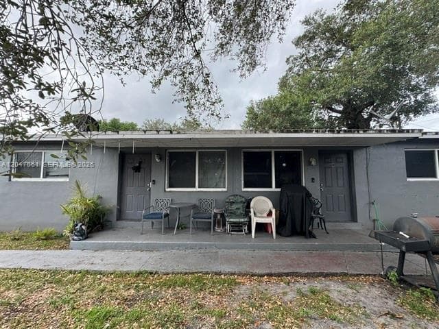 6351 Hayes St, Hollywood FL 33024