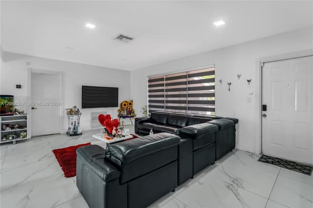 7630 Plantation Blvd, Miramar FL 33023 - Miramar, FL - Photo 7