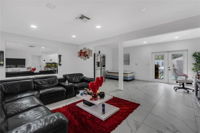 7630 Plantation Blvd, Miramar FL 33023 - Miramar, FL - Photo 4