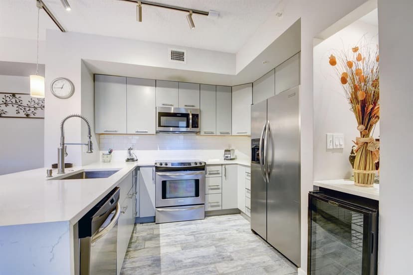 720 S Sapodilla Avenue # 208, West Palm Beach FL 33401
