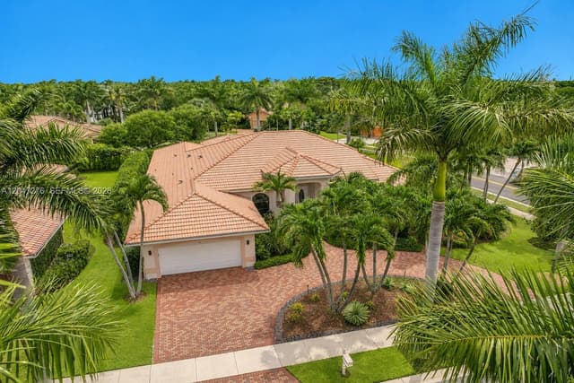 392 Coconut Cir, Weston FL 33326 - Weston, FL - Photo 3