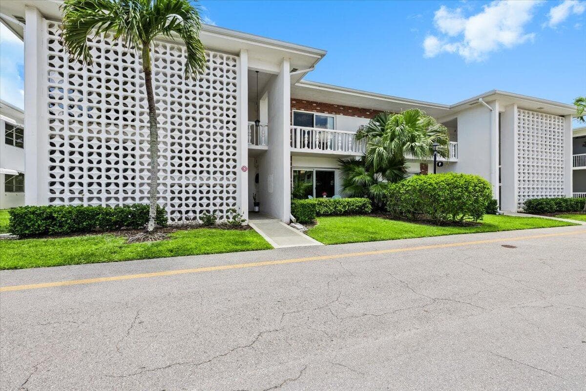4501 S Ocean Boulevard # F2, South Palm Beach FL 33480 - South Palm Beach, FL - Photo 1