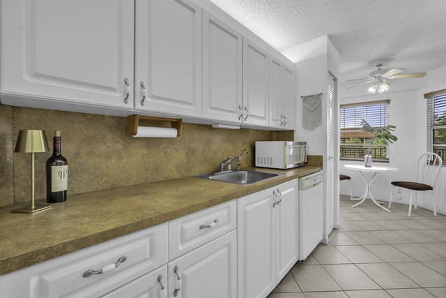 13001 SW 15th Court # 404t, Pembroke Pines FL 33027 - Pembroke Pines, FL - Photo 4