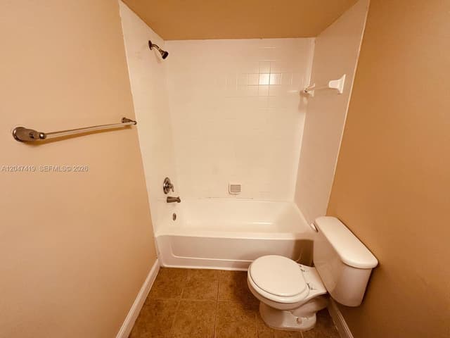 7630 Westwood Dr # 305, Tamarac FL 33321 - Tamarac, FL - Photo 6