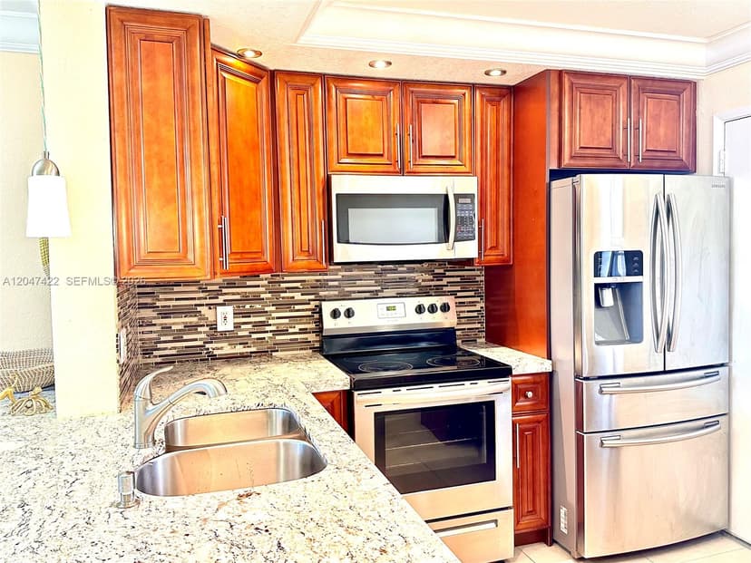 500 NE 12th Ave # 705, Hallandale Beach FL 33009