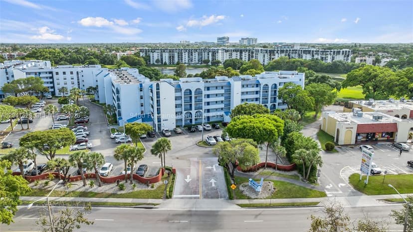 9460 Fontainebleau Blvd # 519, Miami FL 33172