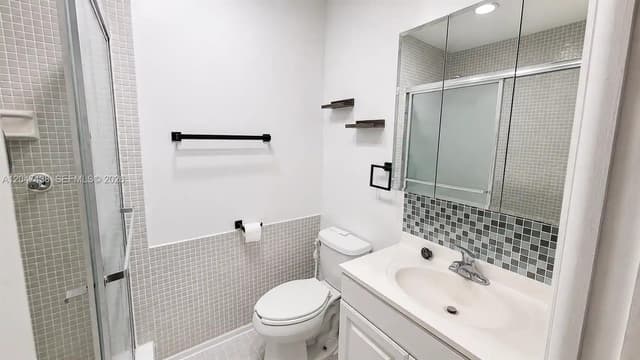 3321 Raleigh St # 3H, Hollywood FL 33021 - Hollywood, FL - Photo 5