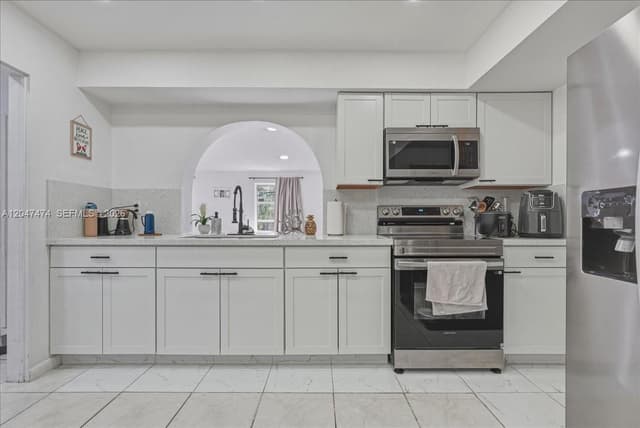7850 W 16th Ave, Hialeah FL 33014 - Hialeah, FL - Photo 7