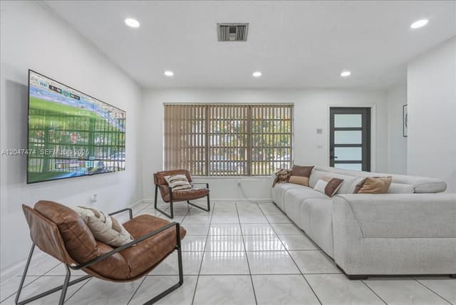 7850 W 16th Ave, Hialeah FL 33014 - Hialeah, FL - Photo 4