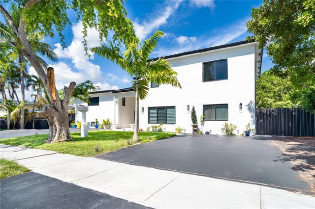 20200 NE 14th Ave, Miami FL 33179 - Miami, FL - Photo 2