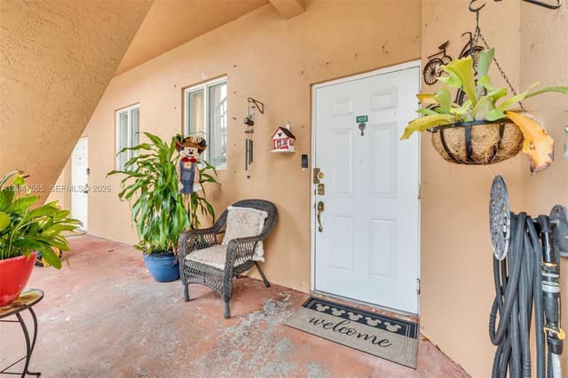 17820 NW 73rd Ave # 1, Hialeah FL 33015 - Hialeah, FL - Photo 4