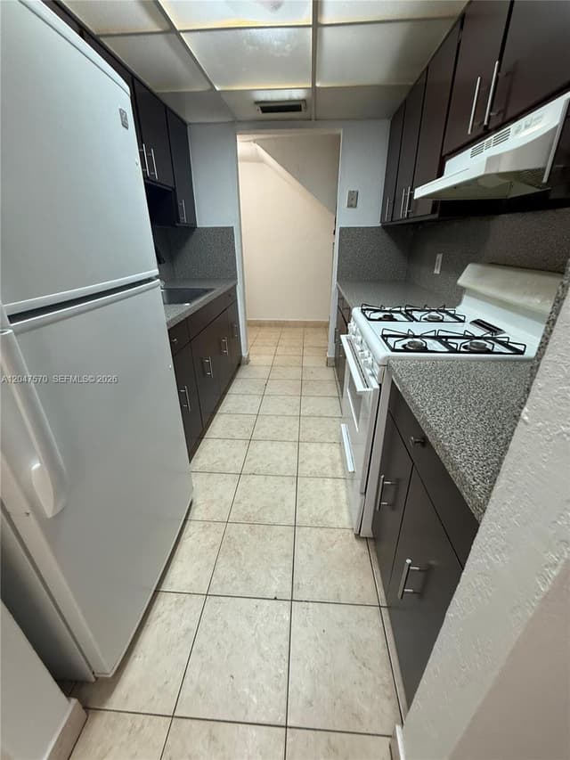 1305 W 53rd St # 406, Hialeah FL 33012 - Hialeah, FL - Photo 2