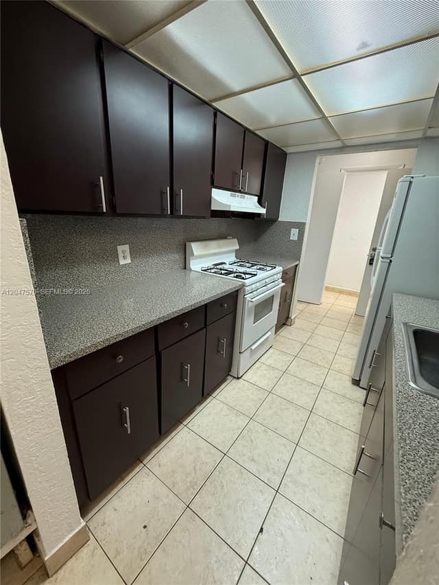 1305 W 53rd St # 406, Hialeah FL 33012 - Hialeah, FL - Photo 3