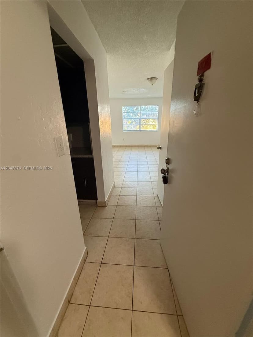 1305 W 53rd St # 406, Hialeah FL 33012