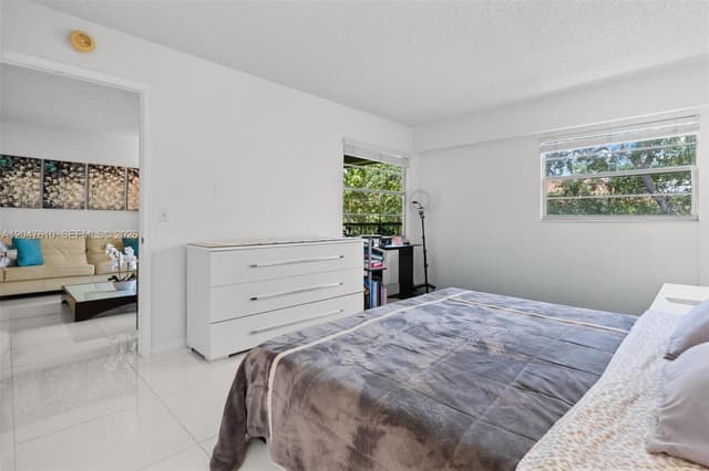 1251 SW 125th Ave # 402T, Pembroke Pines FL 33027 - Pembroke Pines, FL - Photo 6