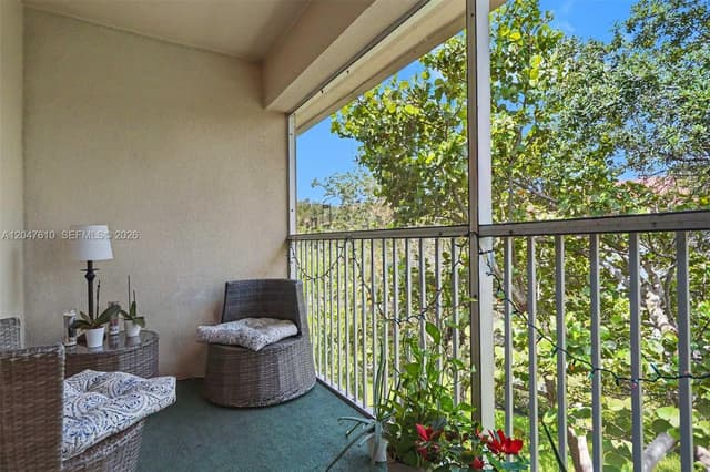 1251 SW 125th Ave # 402T, Pembroke Pines FL 33027 - Pembroke Pines, FL - Photo 3