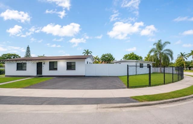 10955 SW 223rd St, Miami FL 33170 - Miami, FL - Photo 2