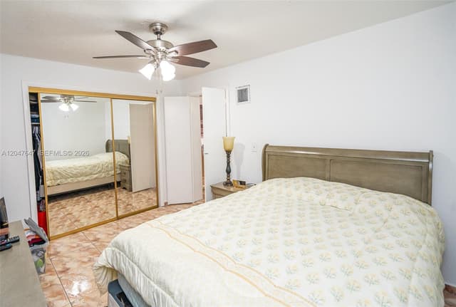525 E 24th St, Hialeah FL 33013 - Hialeah, FL - Photo 7