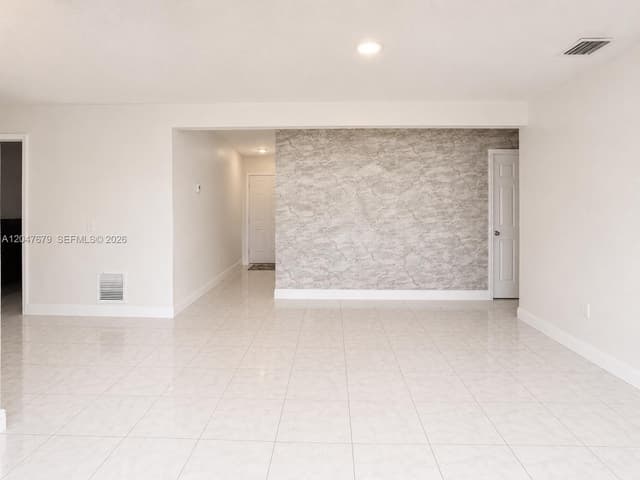 7612 Plantation Blvd, Miramar FL 33023 - Miramar, FL - Photo 3