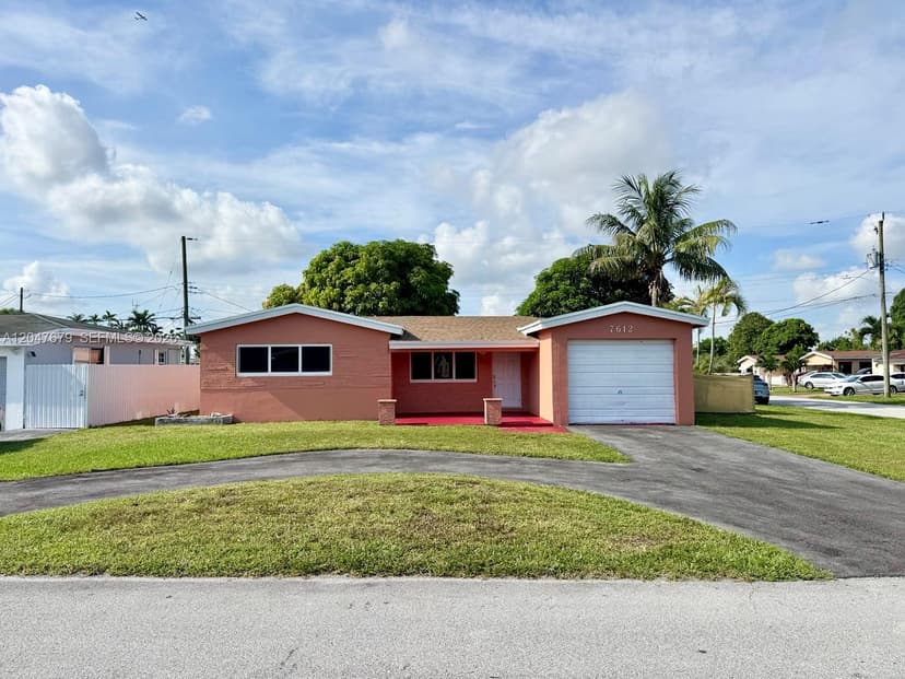 7612 Plantation Blvd, Miramar FL 33023