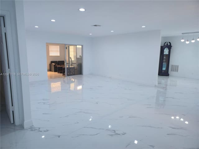 7771 NW 46th St, Lauderhill FL 33351 - Lauderhill, FL - Photo 4