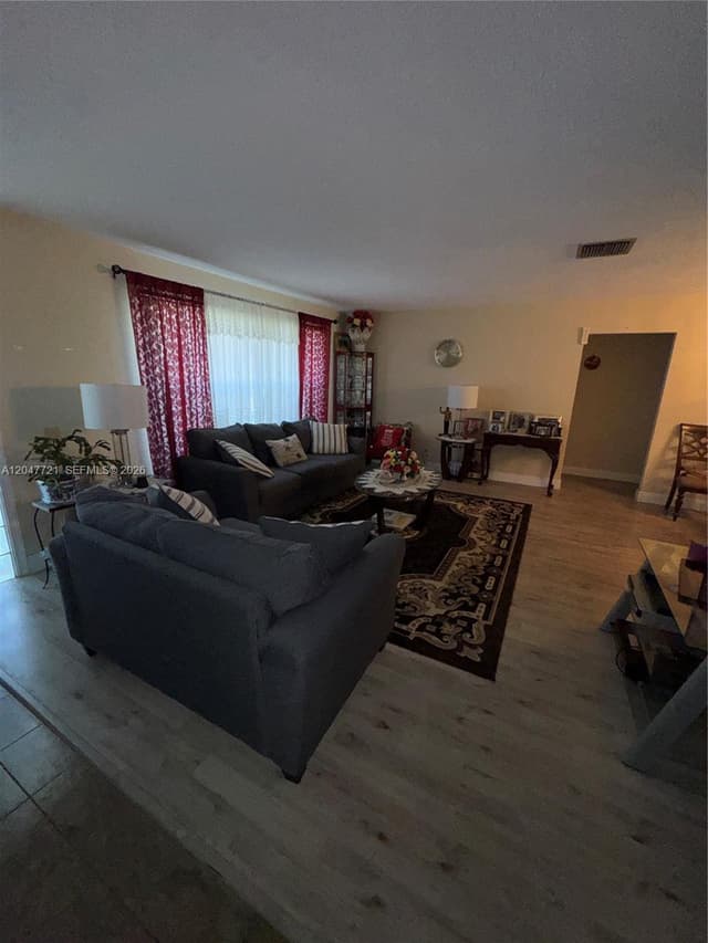 4401 NW 43rd Ter, Tamarac FL 33319 - Tamarac, FL - Photo 5