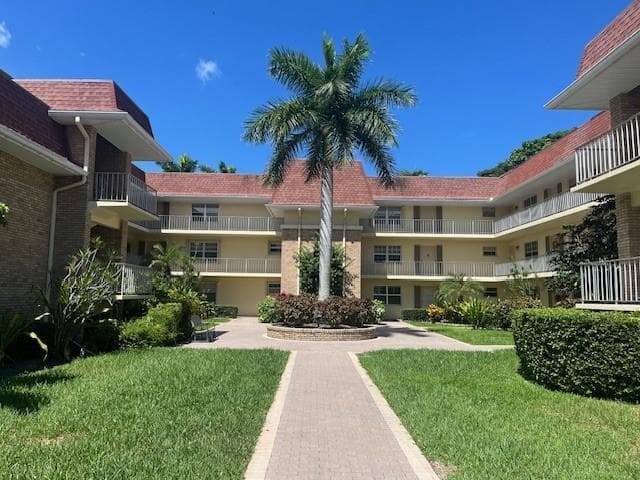5580 Tamberlane Circle # 133, Palm Beach Gardens FL 33418 - Palm Beach Gardens, FL - Photo 2