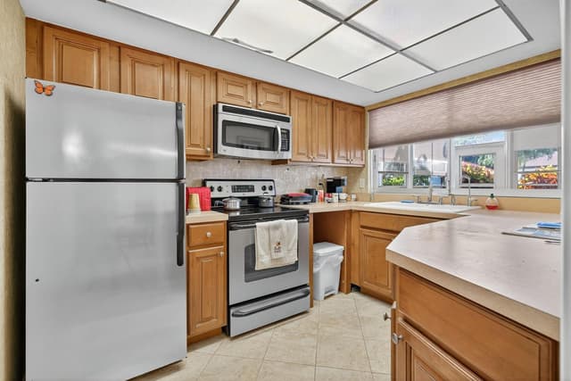 5580 Tamberlane Circle # 133, Palm Beach Gardens FL 33418 - Palm Beach Gardens, FL - Photo 4