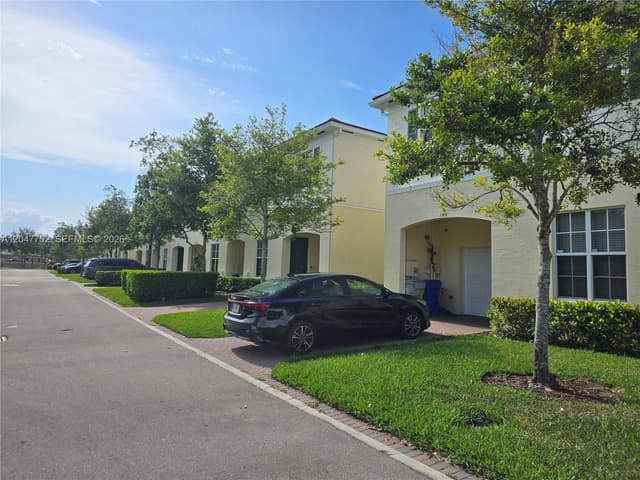 146 SW 7th Ct, Pompano Beach FL 33060 - Pompano Beach, FL - Photo 2