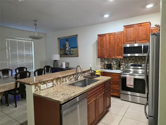 146 SW 7th Ct, Pompano Beach FL 33060 - Pompano Beach, FL - Photo 6