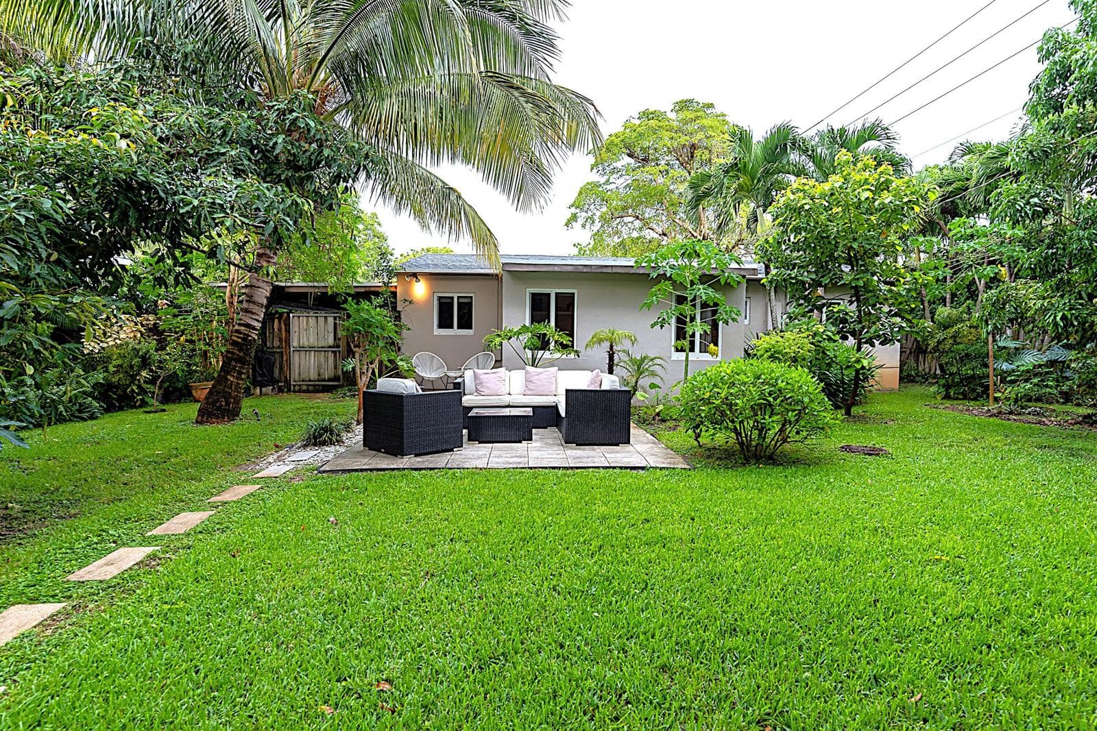 1401 NE 17th Way, Fort Lauderdale FL 33304 - Fort Lauderdale, FL - Photo 1