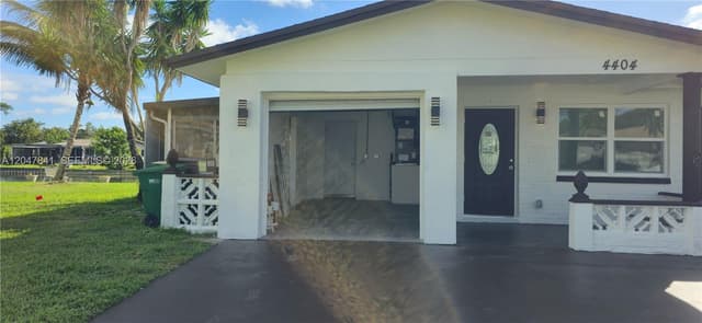 4404 NW 46th Way, Tamarac FL 33319 - Tamarac, FL - Photo 3