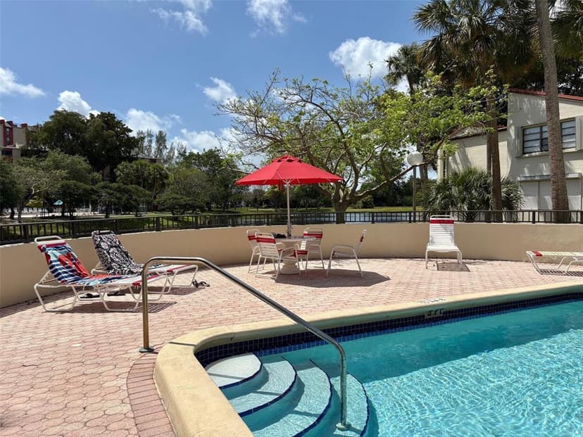 2314 S Cypress Bend Drive Unit 614, Pompano Beach FL 33069