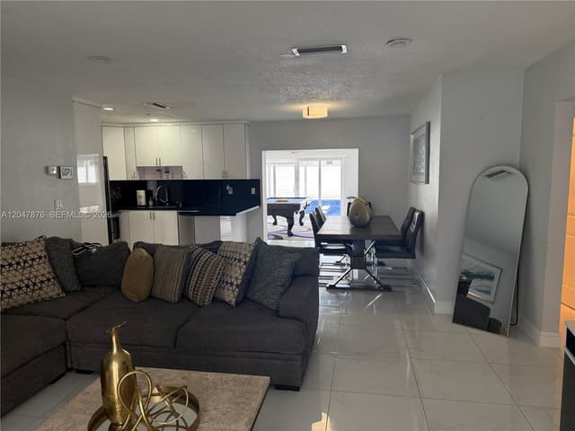 7525 Roosevelt St, Hollywood FL 33024 - Hollywood, FL - Photo 4